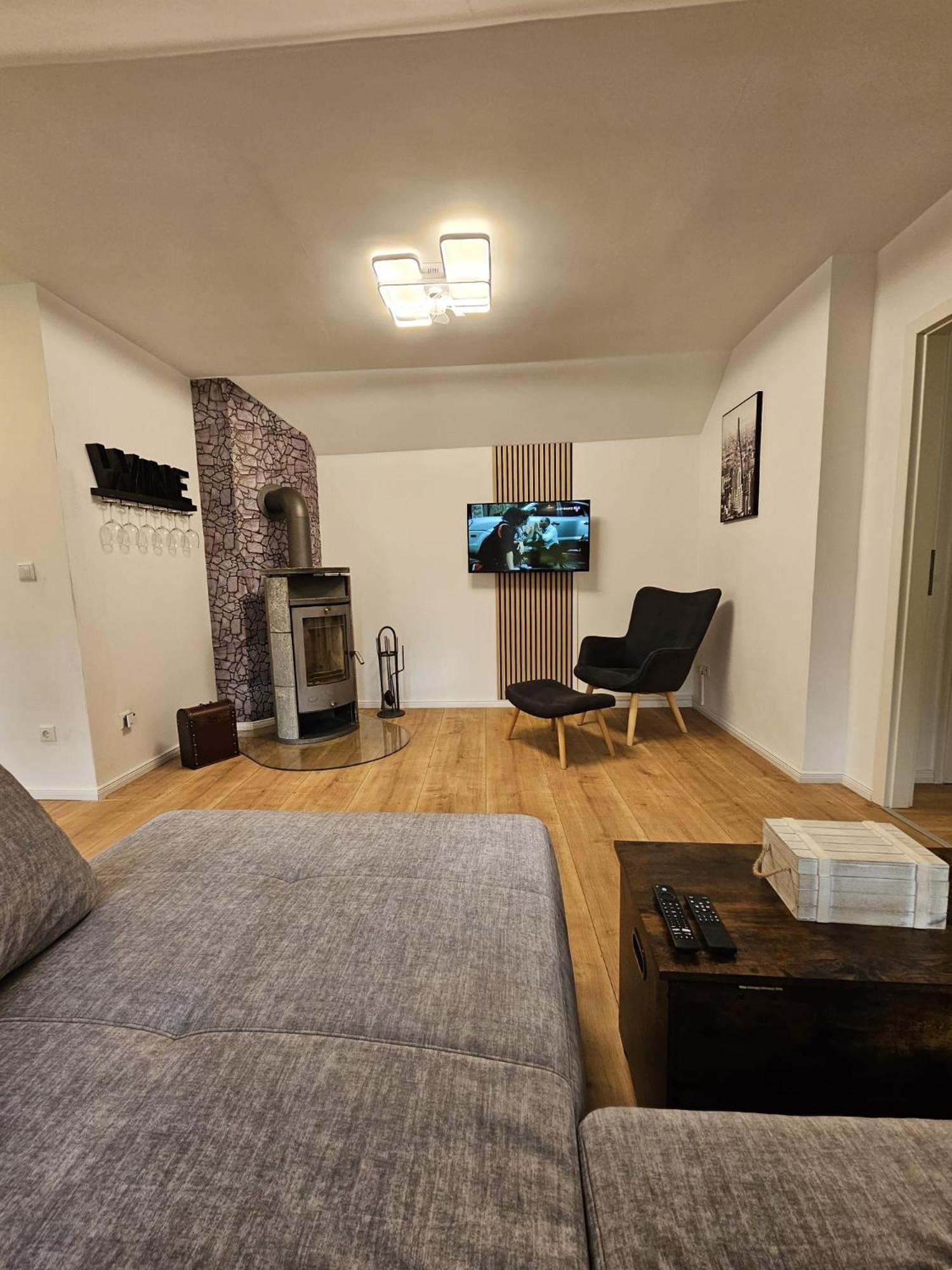Tautraum Suite Mit Whirlpool Und Gruenem Ausblick Wilhelmshaven Kültér fotó